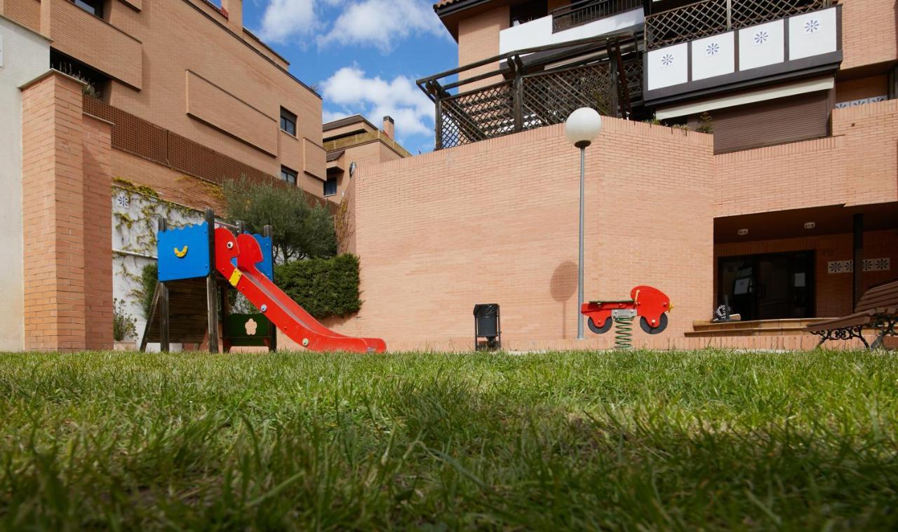 Apartamento Las Rozas Village Exteriör bild